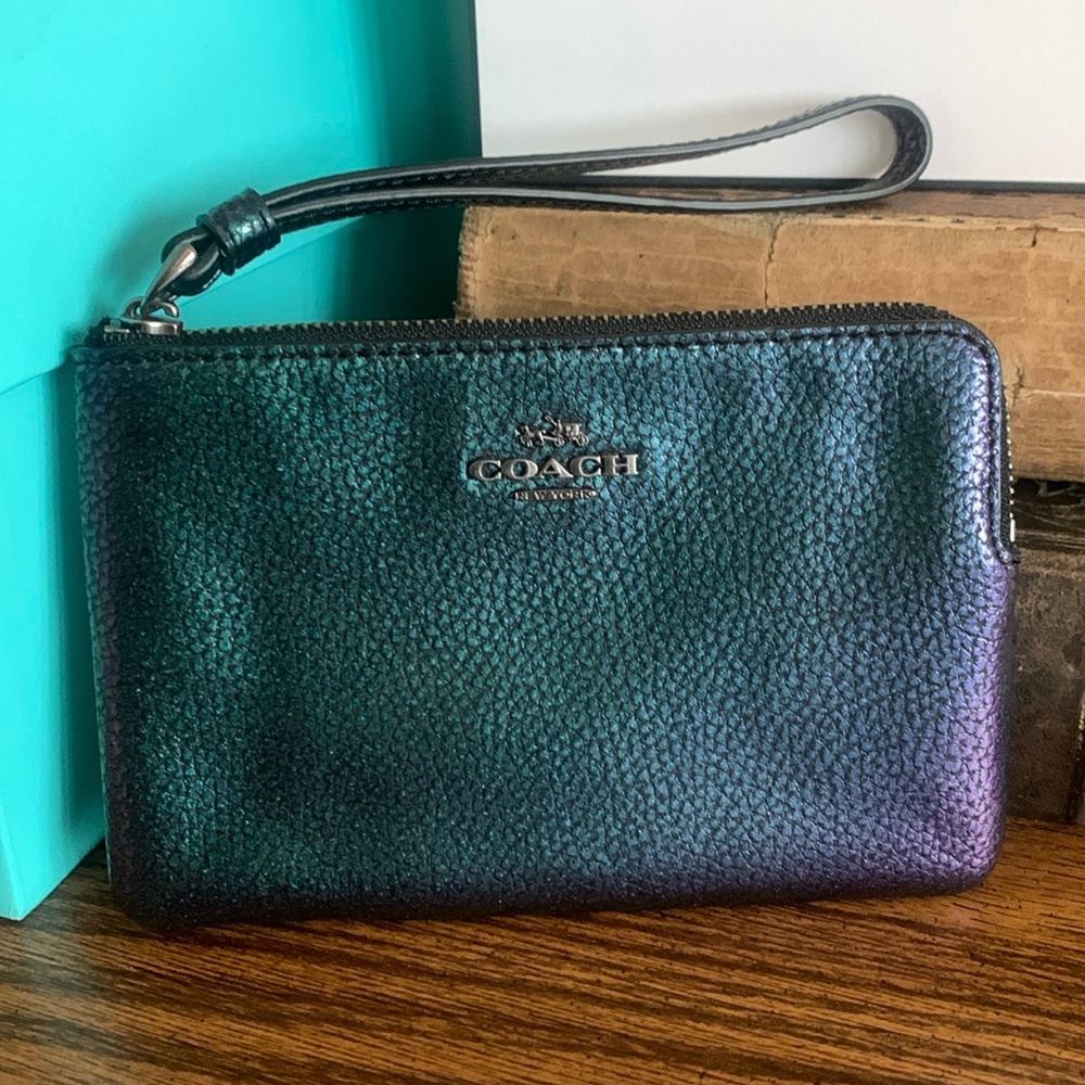 coach oil slick mystichrome wristlet super rare! New 48